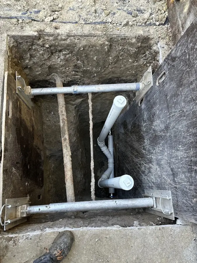 Experienced plumber completing Gas Line Repair work in Palisades Park
